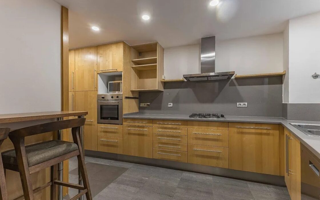 Світла квартира 170 кв.м в районі Саррія, Барселона