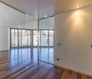 Світла квартира в Саррії з балконом та паркуванням 100 кв.м