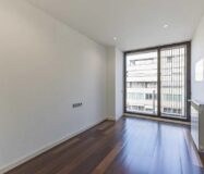 Світла квартира в Саррії з балконом та паркуванням 100 кв.м