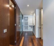 Світла квартира в Саррії з балконом та паркуванням 100 кв.м