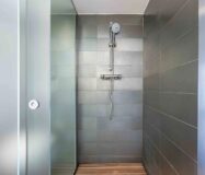 Світла квартира в Саррії з балконом та паркуванням 100 кв.м