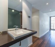 Світла квартира в Саррії з балконом та паркуванням 100 кв.м