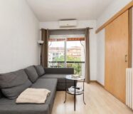 Светлая квартира с балконом в Барселоне, 110 кв.м., 3 спальни