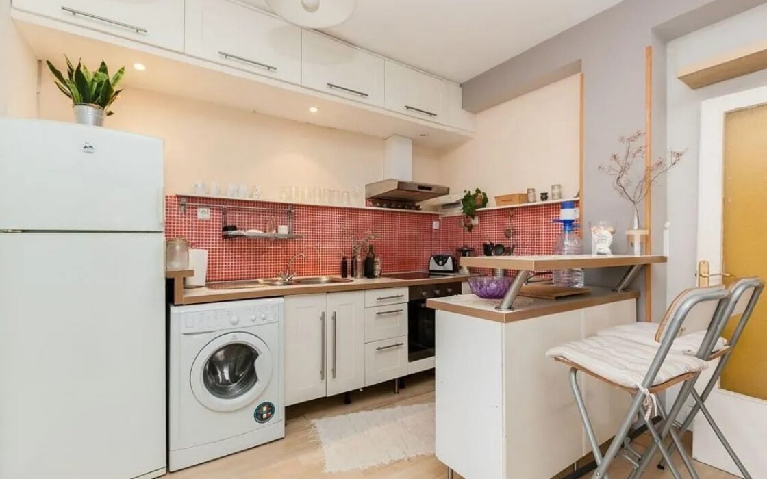 Светлая квартира с балконом в Барселоне, 110 кв.м., 3 спальни