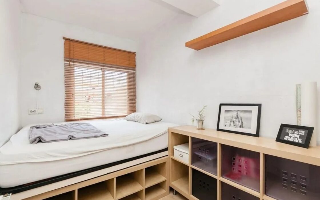 Светлая квартира с балконом в Барселоне, 110 кв.м., 3 спальни