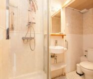 Светлая квартира с балконом в Барселоне, 110 кв.м., 3 спальни