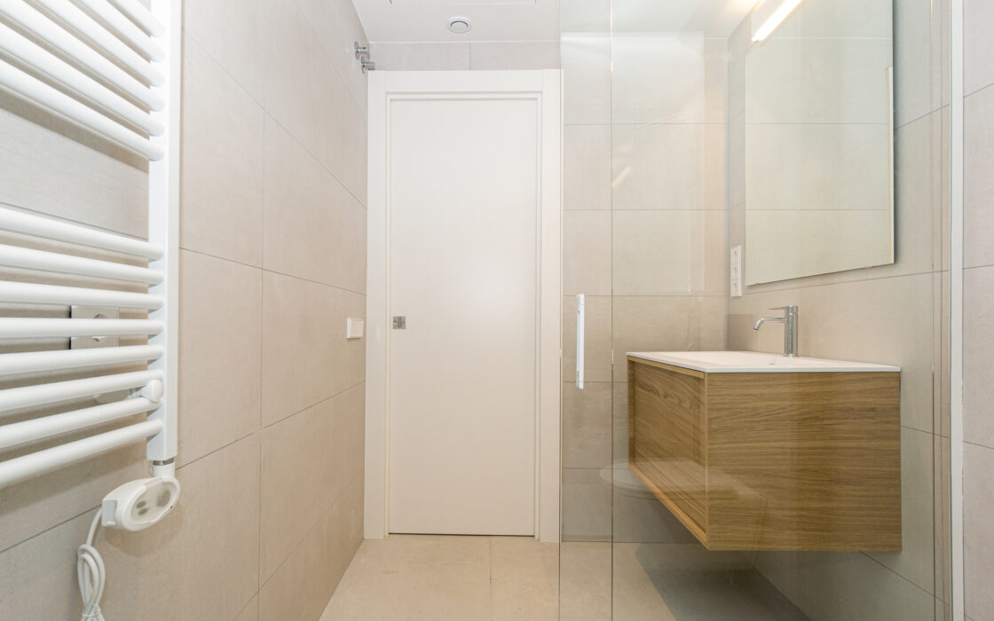 Стильная квартира с террасой в Эшампле, Барселона, 120 кв.м.