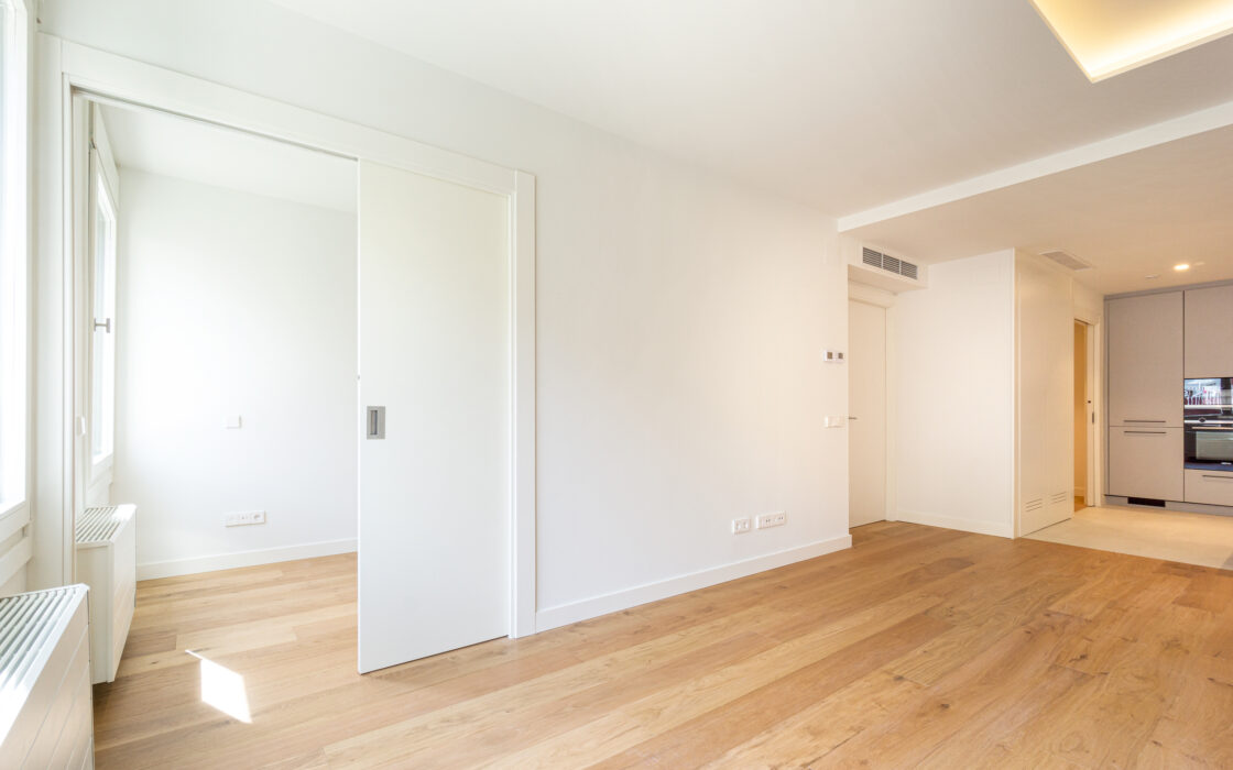 Стильная квартира с террасой в Эшампле, Барселона, 120 кв.м.