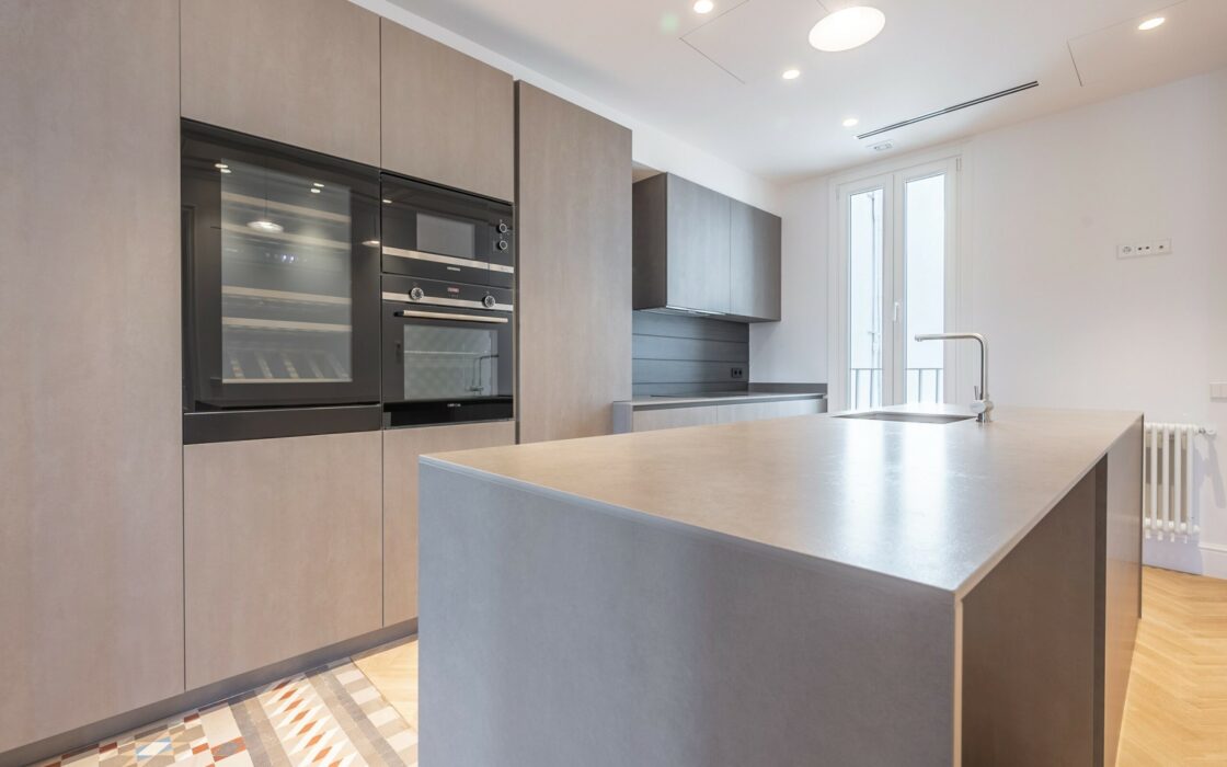 Стильні квартири в центрі Барселони поруч з Бокерією