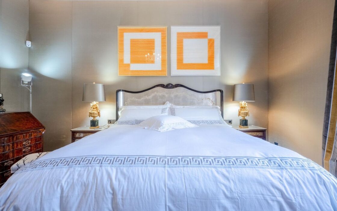 Ексклюзивна дизайнерська квартира з терасою в Барселоні 300 кв.м