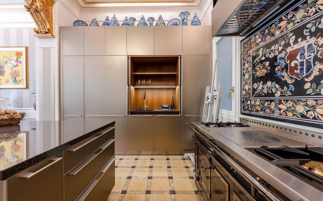 Ексклюзивна дизайнерська квартира з терасою в Барселоні 300 кв.м