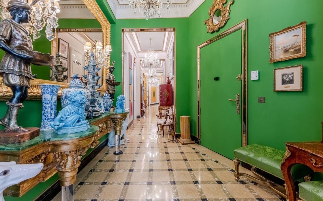 Ексклюзивна дизайнерська квартира з терасою в Барселоні 300 кв.м