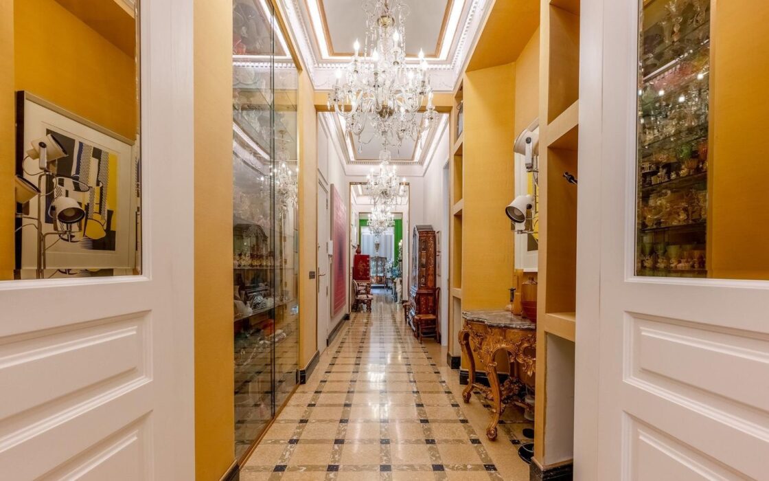 Ексклюзивна дизайнерська квартира з терасою в Барселоні 300 кв.м