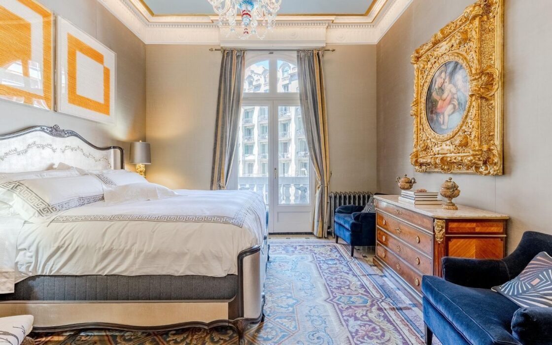 Ексклюзивна дизайнерська квартира з терасою в Барселоні 300 кв.м