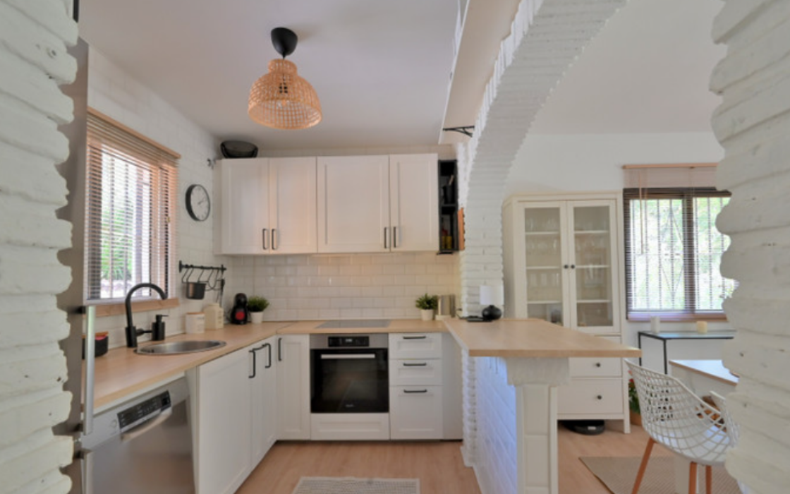 Элегантный таунхаус у моря с террасами в Калахонде 133 кв.м