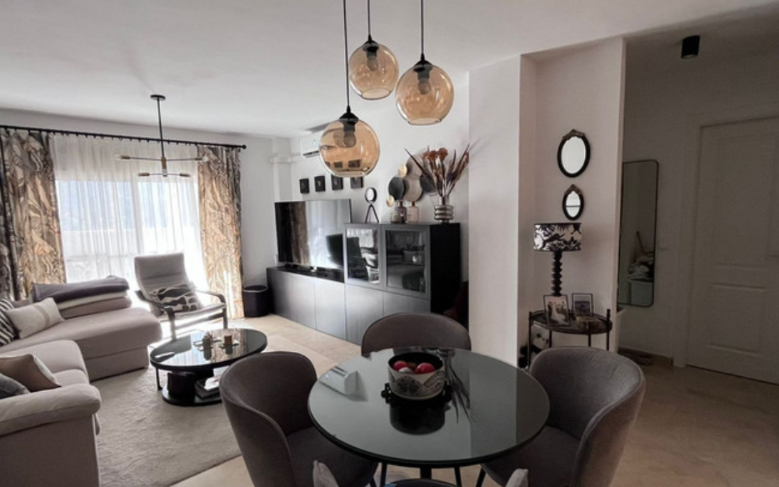 Апартаменты с 2 спальнями в Ривьера-дель-Соль 60 кв.м у моря