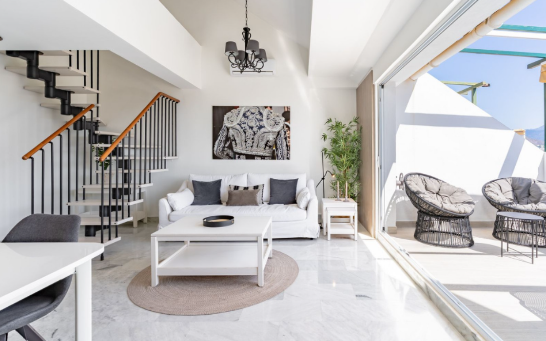 Двухуровневый пентхаус в Señorio de Aloha с террасой 97 кв.м