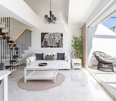 Двоповерховий пентхаус в Señorio de Aloha з терасою 97 кв.м