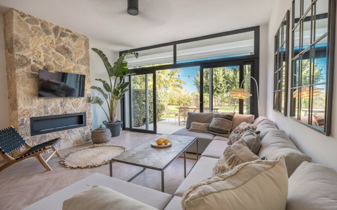 Роскошный таунхаус с террасой в Марбелье 142 кв.м, 3 спальни