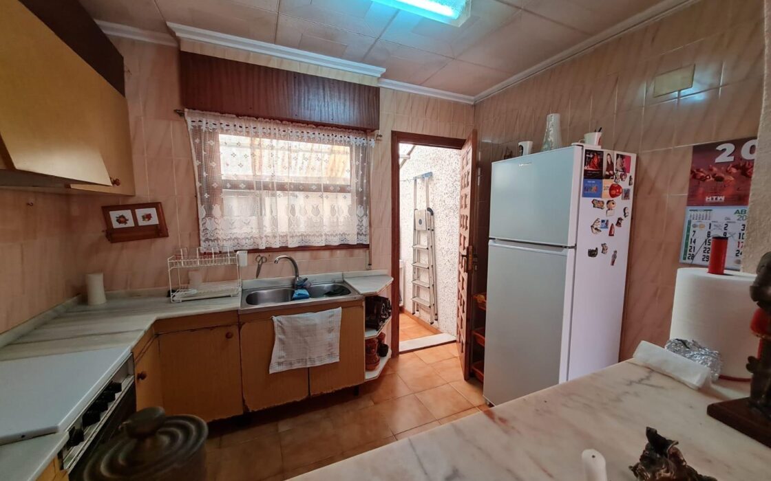 Бунгало 36 кв.м в Торревьехе с террасой у моря