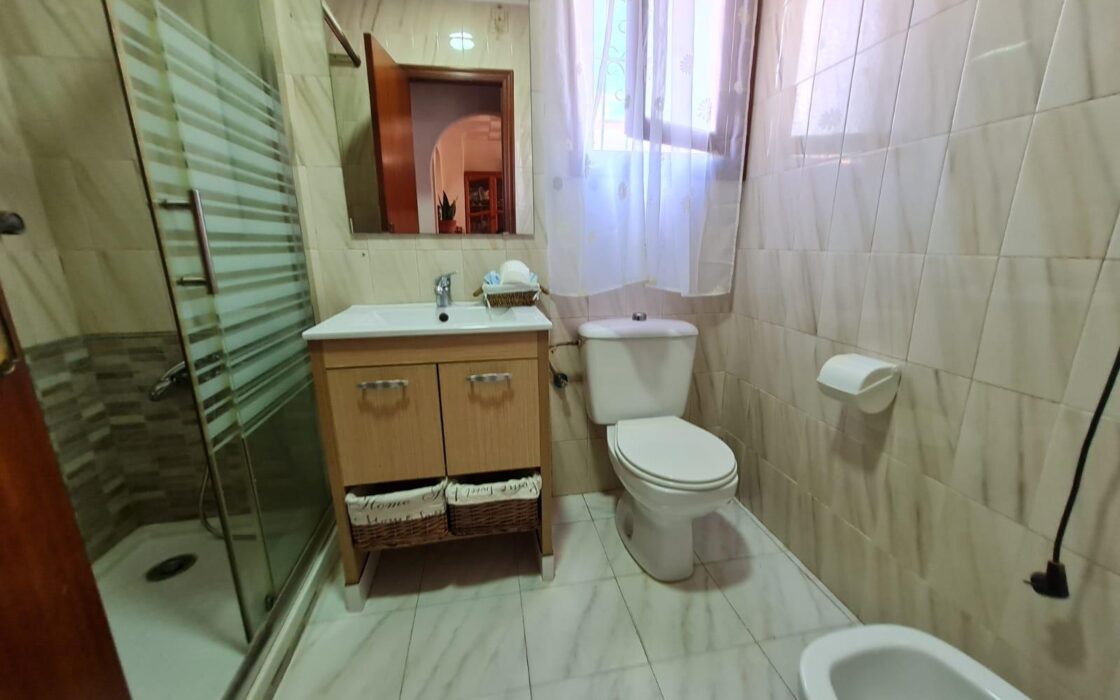 Бунгало 36 кв.м в Торревьехе с террасой у моря