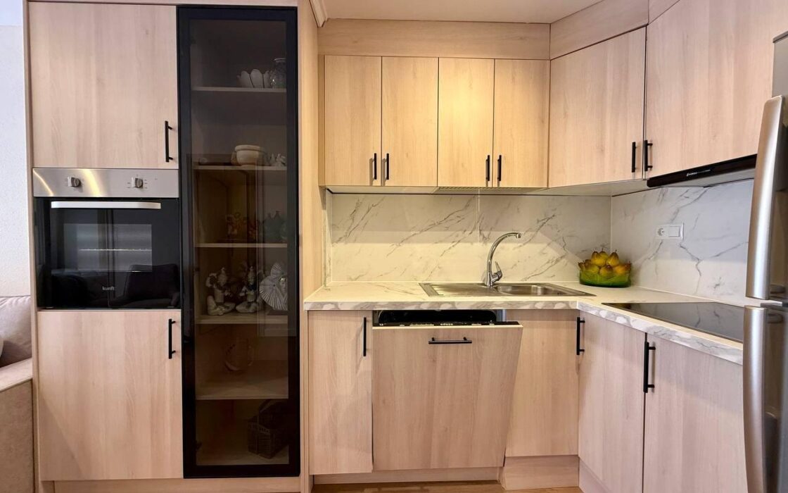 Апартаменты в Торревьехе 65 кв.м у моря с лифтом