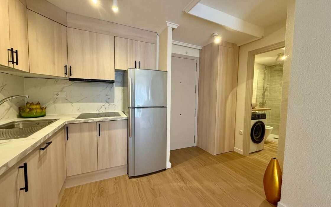 Апартаменты в Торревьехе 65 кв.м у моря с лифтом