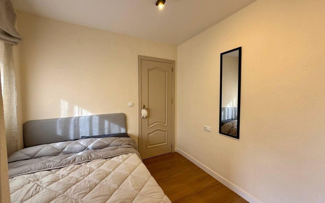 Апартаменты в Торревьехе 65 кв.м у моря с лифтом