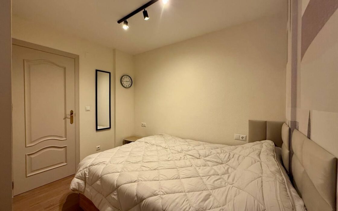 Апартаменты в Торревьехе 65 кв.м у моря с лифтом