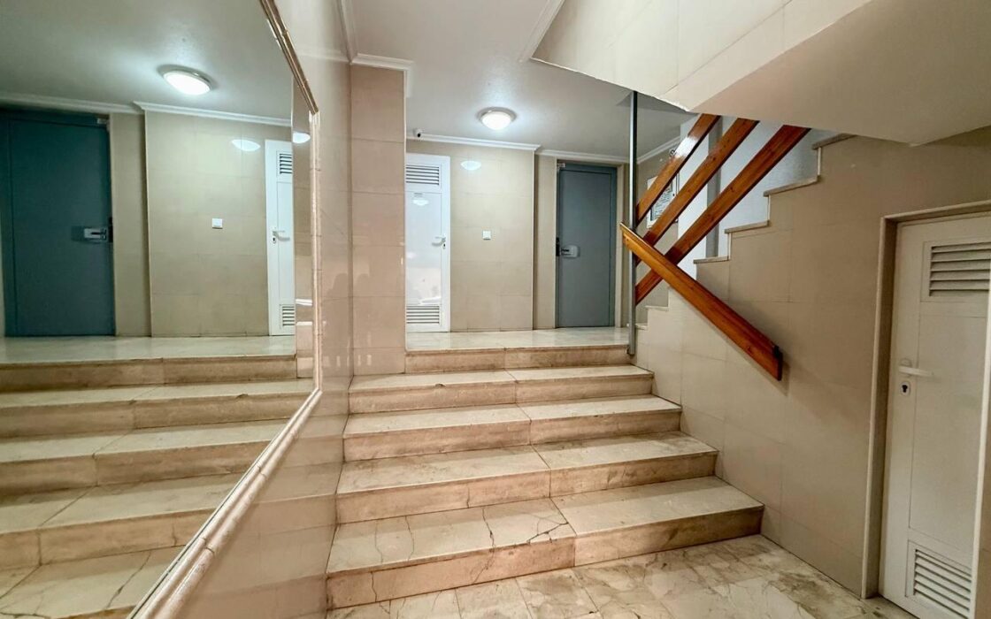 Апартаменты в Торревьехе 65 кв.м у моря с лифтом