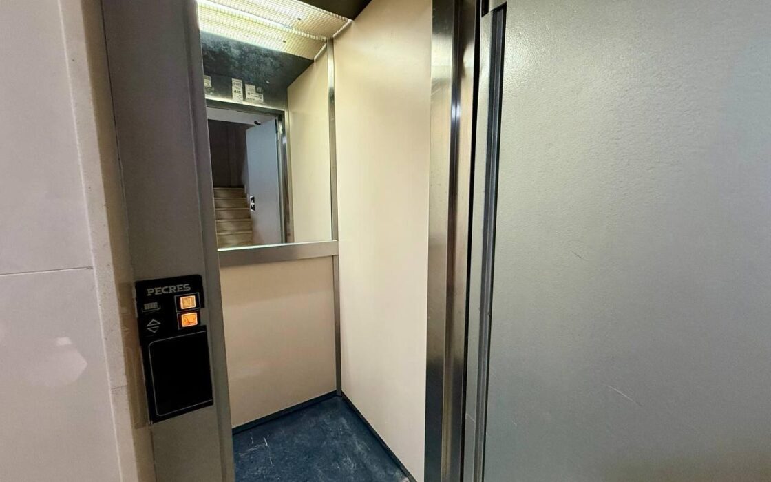 Апартаменты в Торревьехе 65 кв.м у моря с лифтом