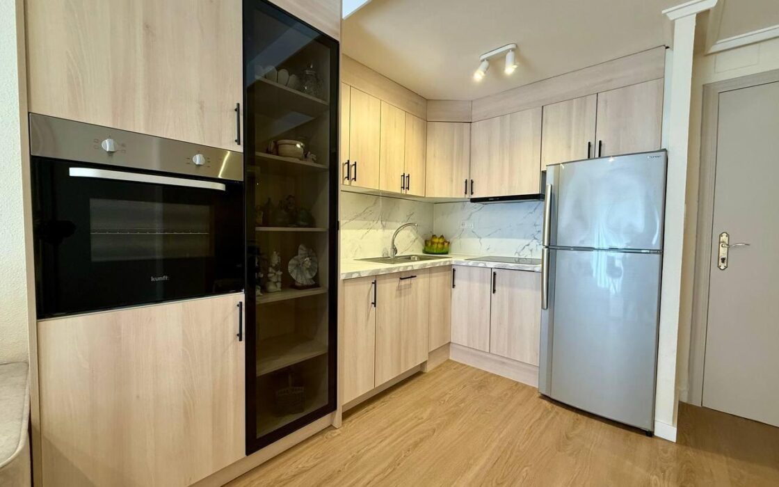 Апартаменты в Торревьехе 65 кв.м у моря с лифтом