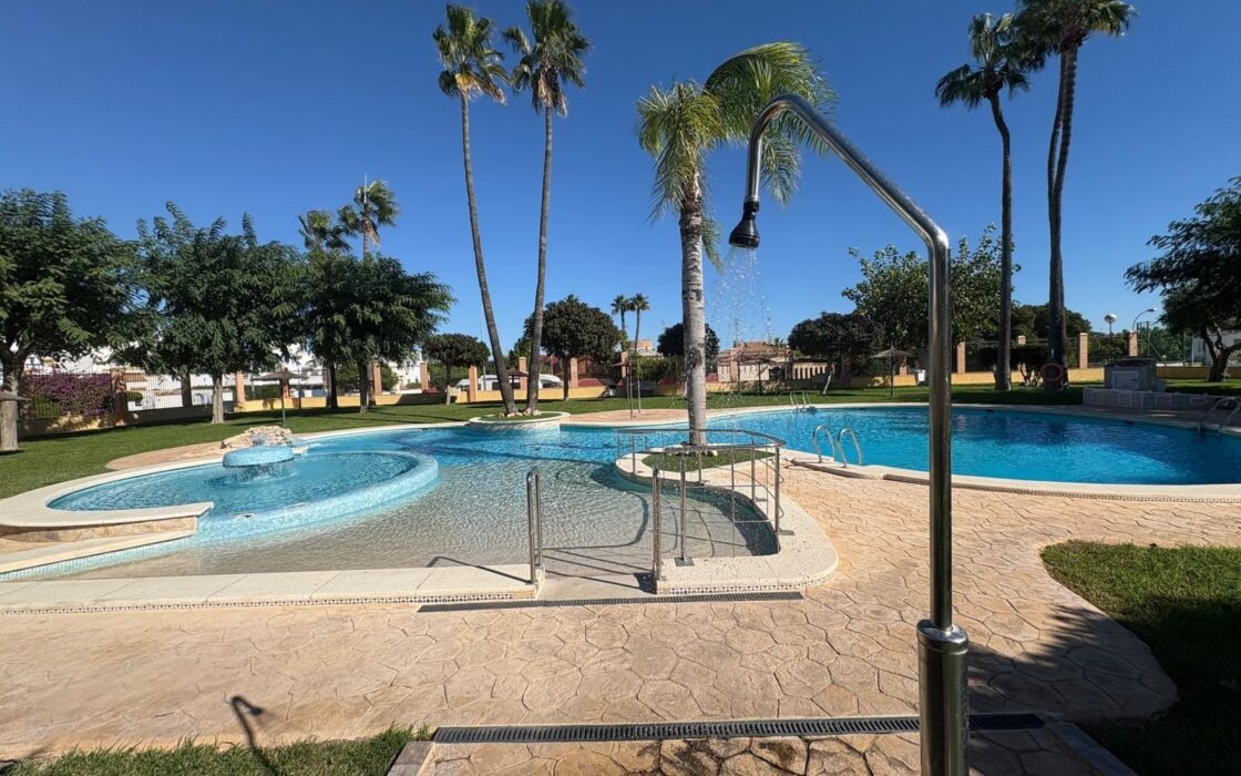 Бунгало в Ориуэла Коста 75 кв.м с видом на море