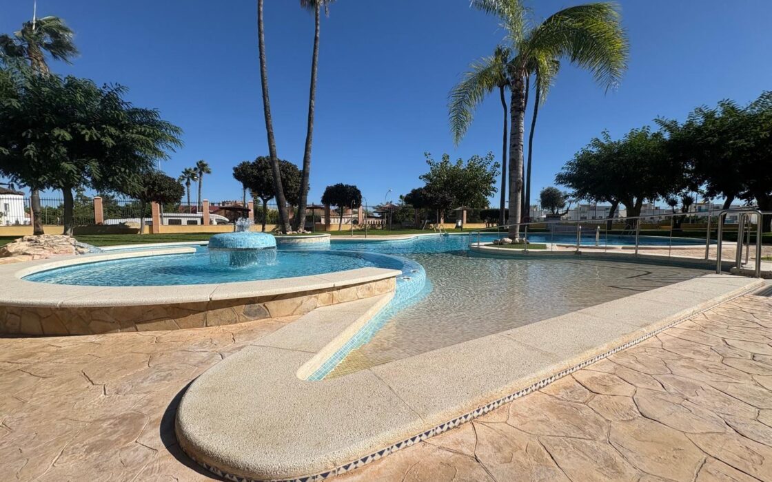 Бунгало в Ориуэла Коста 75 кв.м с видом на море