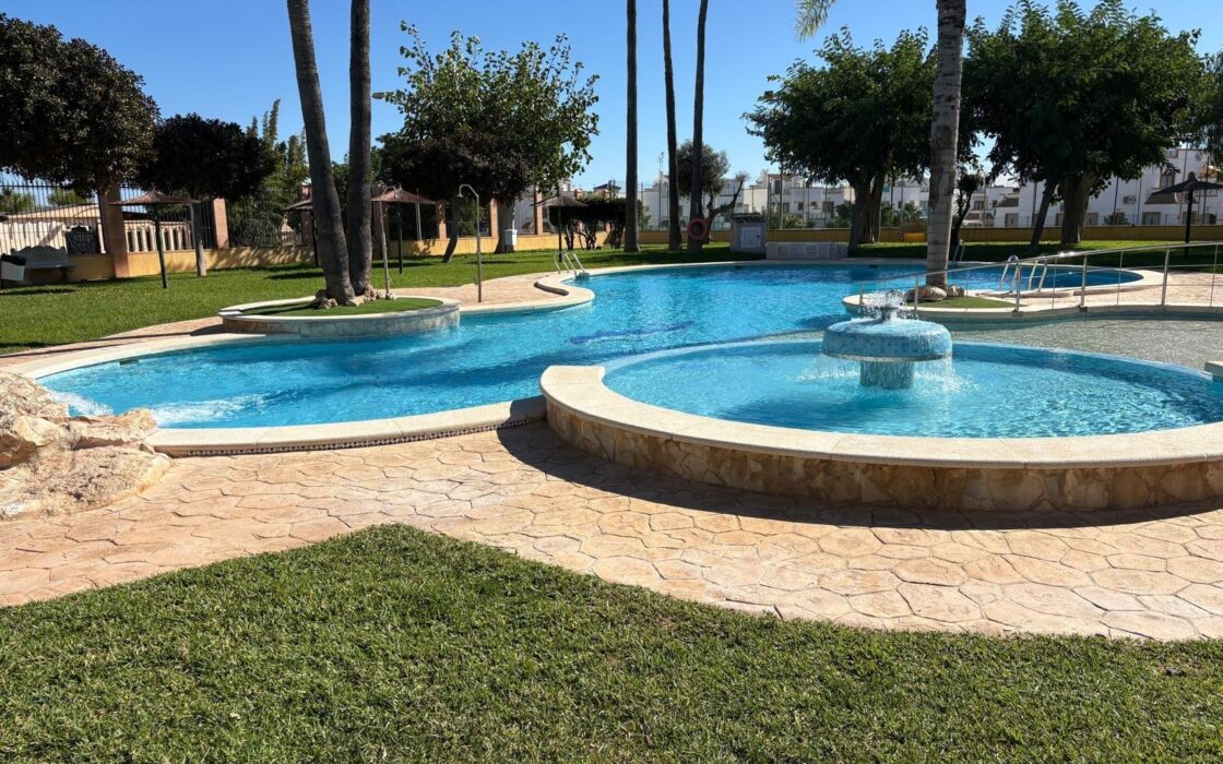 Бунгало в Ориуэла Коста 75 кв.м с видом на море