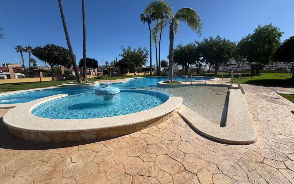 Бунгало в Ориуэла Коста 75 кв.м с видом на море