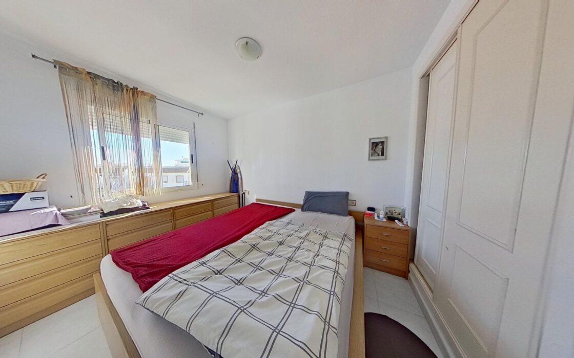 Бунгало в Ориуэла Коста 75 кв.м с видом на море