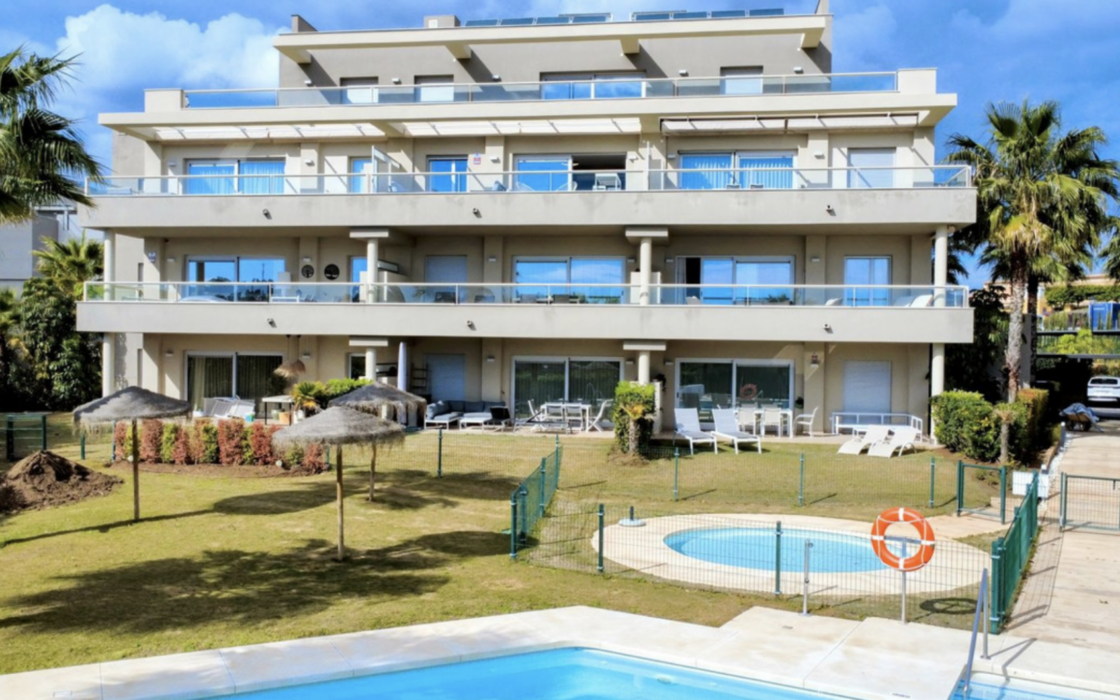 Идеальная 2-комнатная квартира в Михас Гольф с террасой