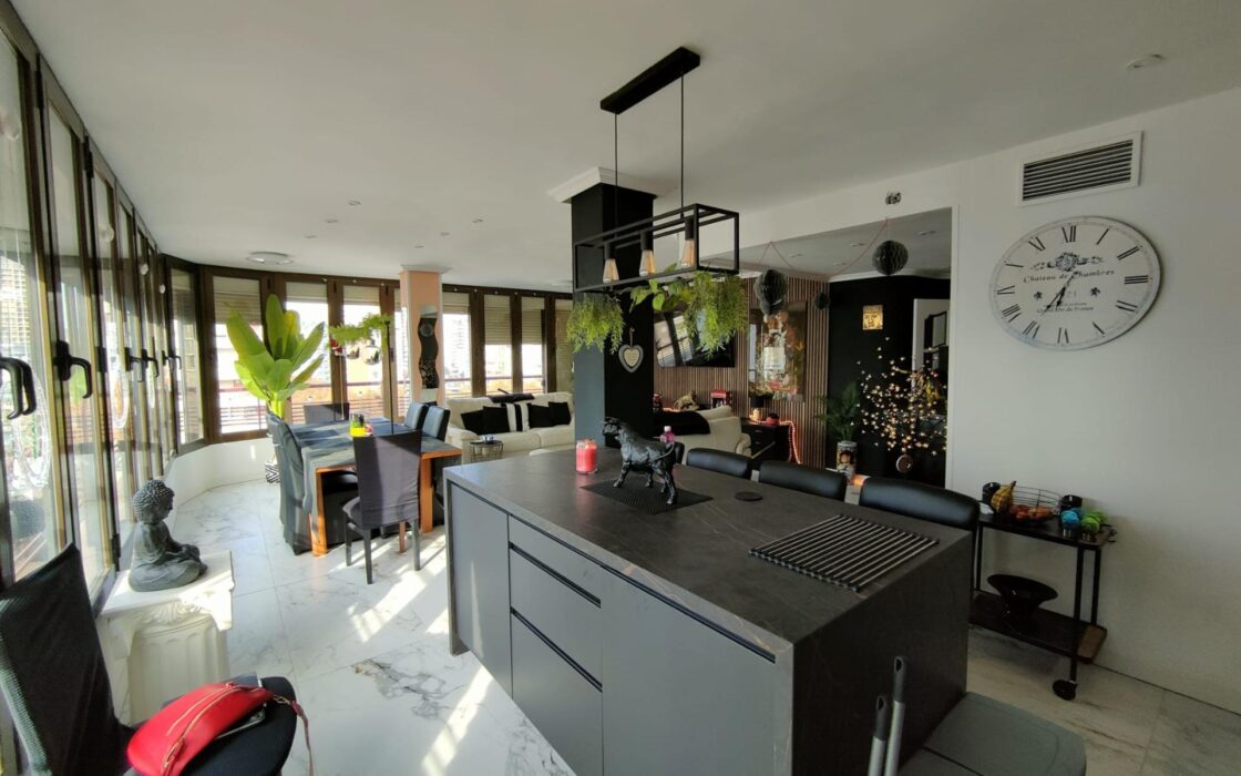 Просторная квартира в Бенидорме 100 метров от моря