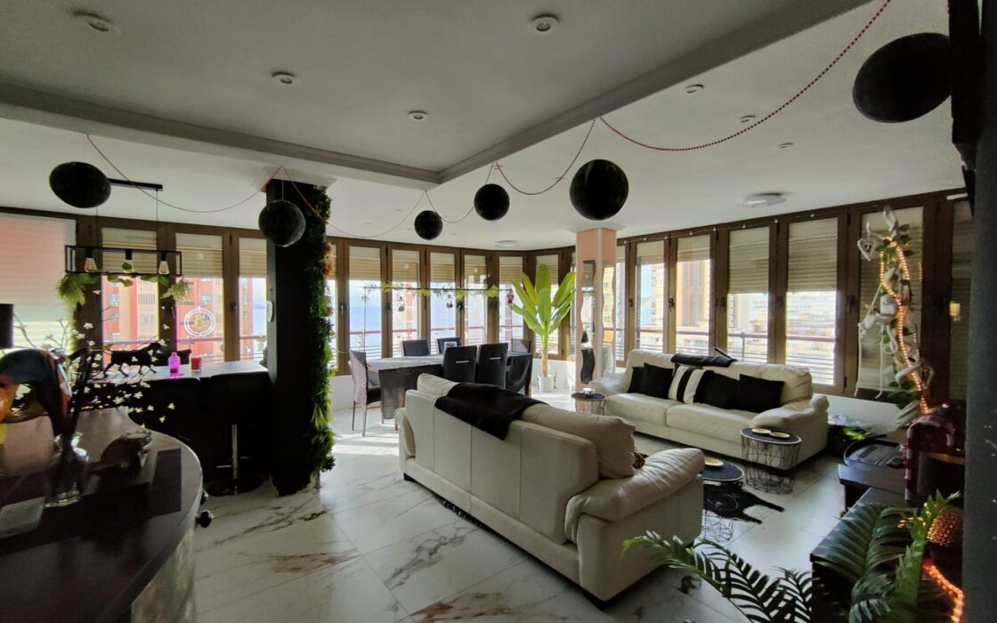 Просторная квартира в Бенидорме 100 метров от моря