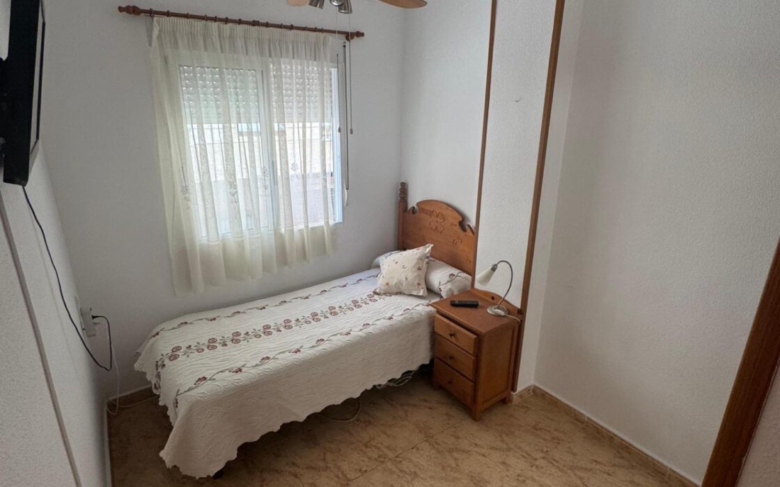 Апартаменты с террасой в Торревьехе, 57 кв.м, 3 комнаты