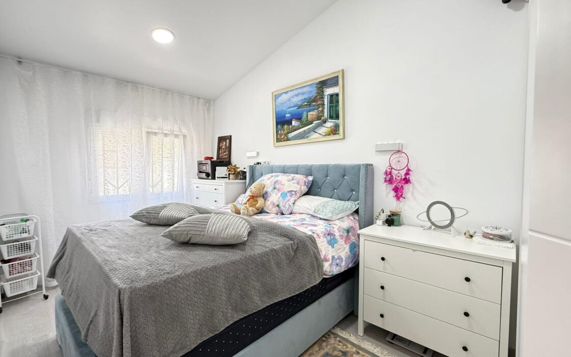 Бунгало з 2 спальнями та терасою в Коста Бланка 49 кв.м