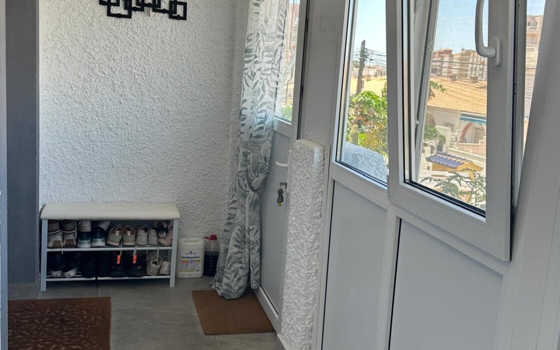 Бунгало з 2 спальнями та терасою в Коста Бланка 49 кв.м