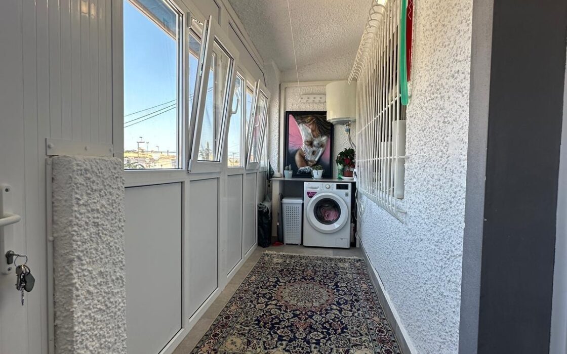 Бунгало з 2 спальнями та терасою в Коста Бланка 49 кв.м