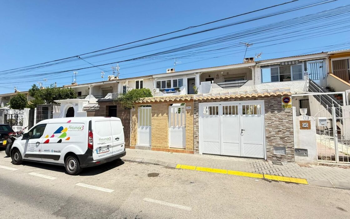 Бунгало з 2 спальнями та терасою в Коста Бланка 49 кв.м