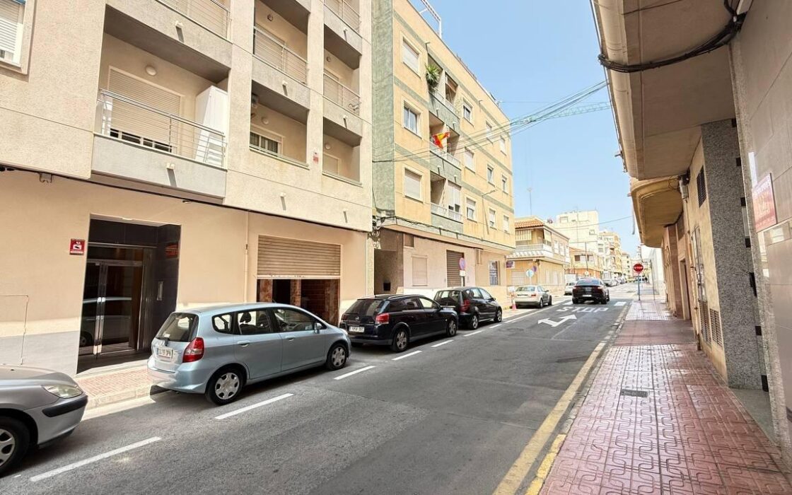 Эксклюзивные апартаменты в Торревьехе с террасой 54 кв.м