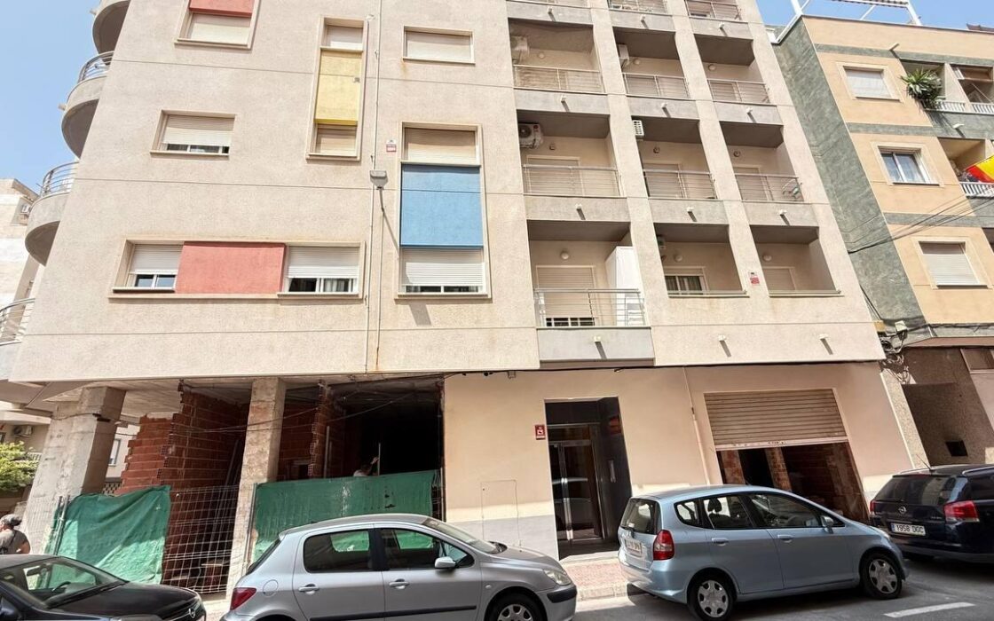 Эксклюзивные апартаменты в Торревьехе с террасой 54 кв.м