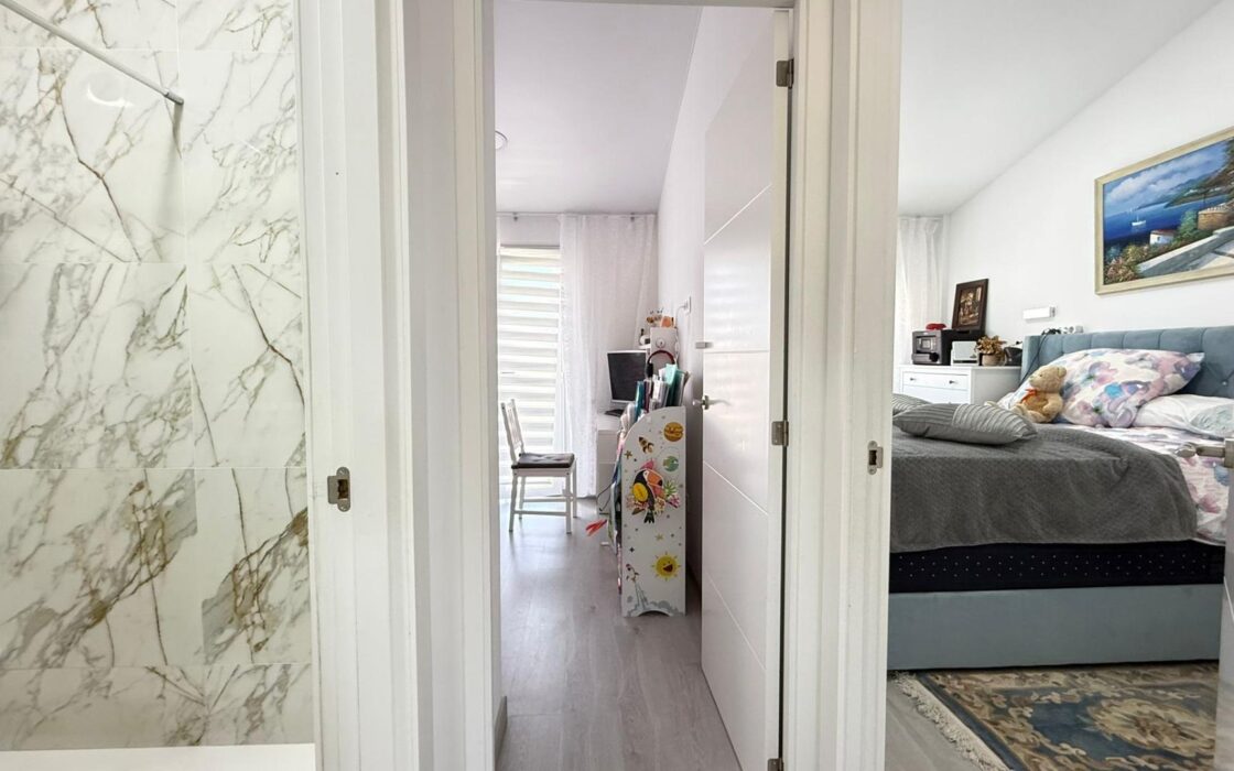 Бунгало з 2 спальнями та терасою в Коста Бланка 49 кв.м