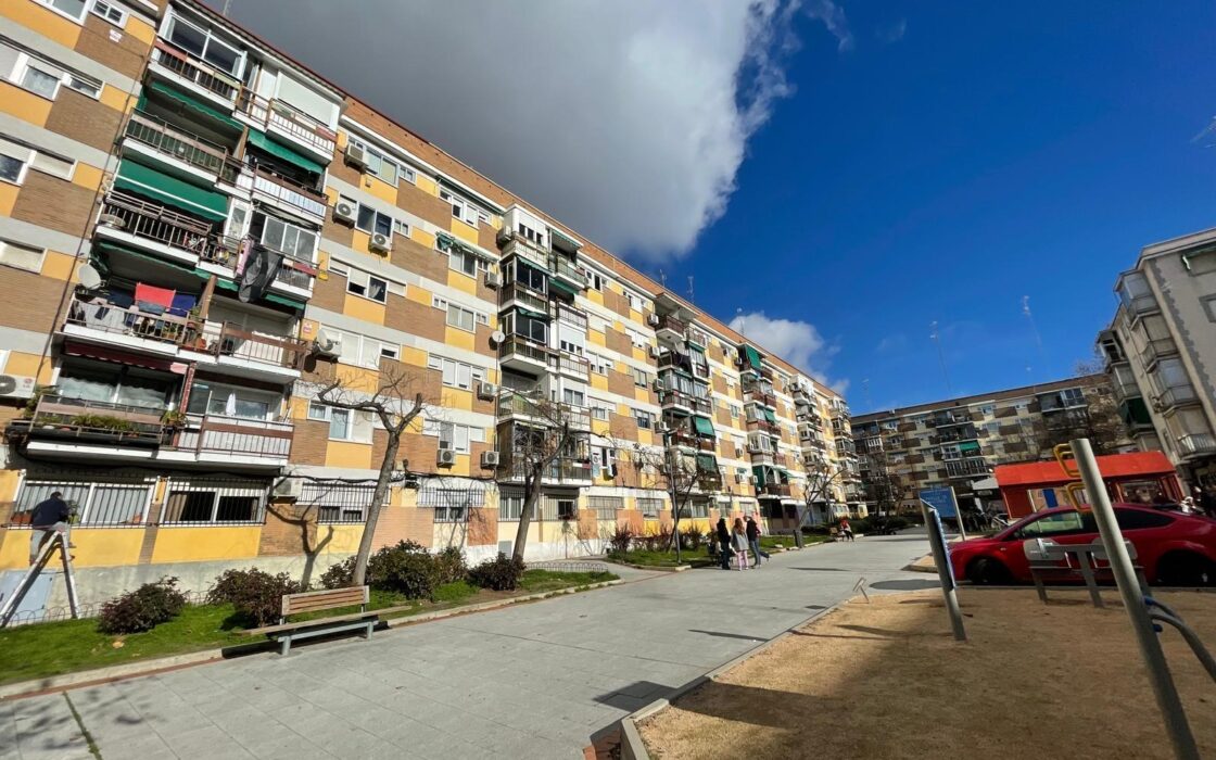 4-комнатная квартира в Алькорконе с террасой 72 кв.м