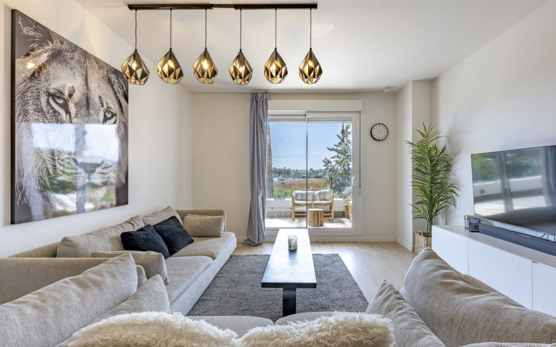 Трехкомнатная квартира в Марбелье с террасой 108 кв.м